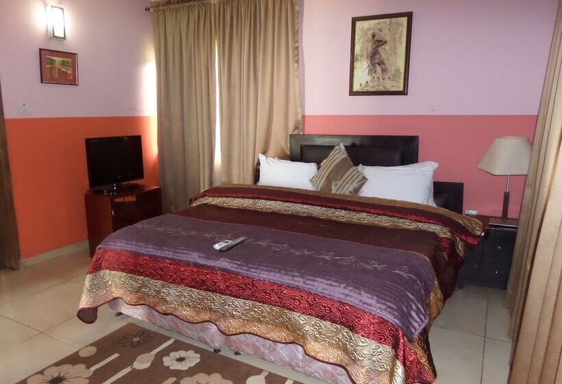 هتل The Town House