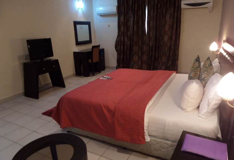 هتل The Town House