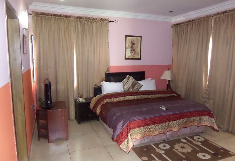 هتل The Town House