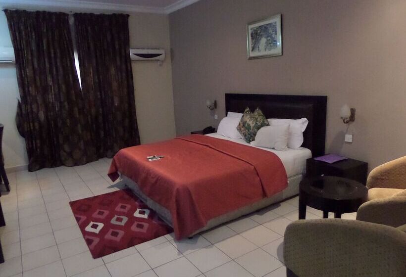 هتل The Town House