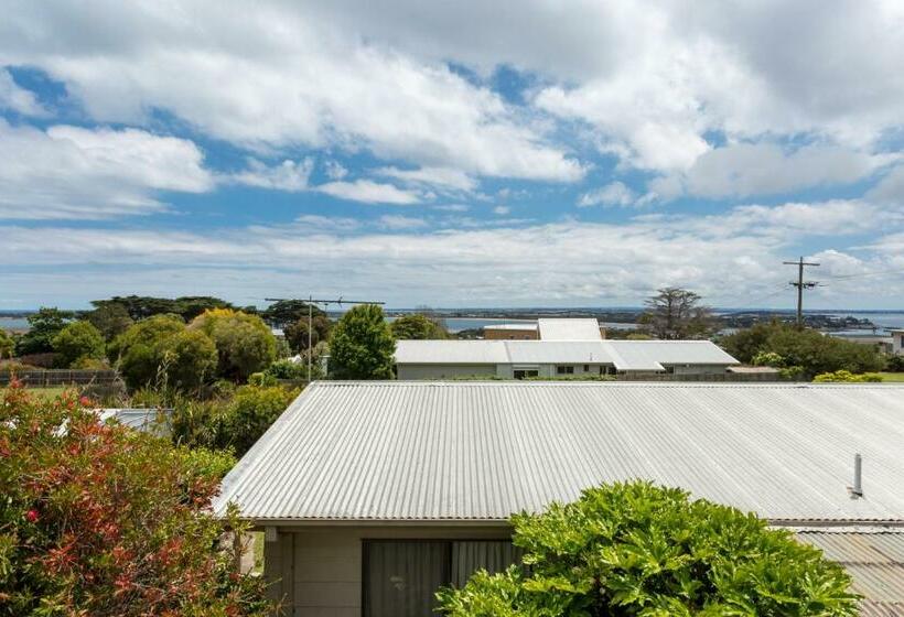 Sany Views: 10min Walk To Beach