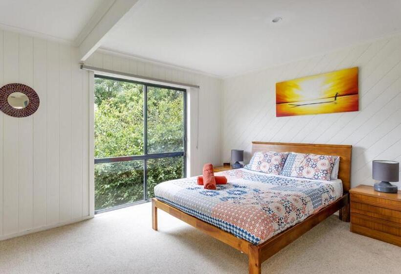 Sany Views: 10min Walk To Beach