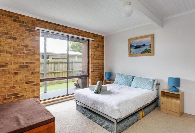 Sany Views: 10min Walk To Beach