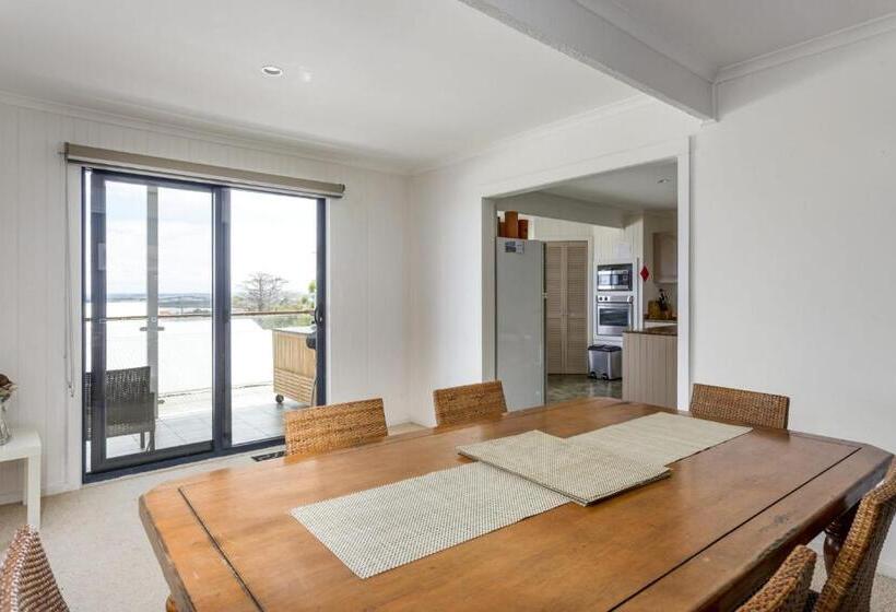 Sany Views: 10min Walk To Beach