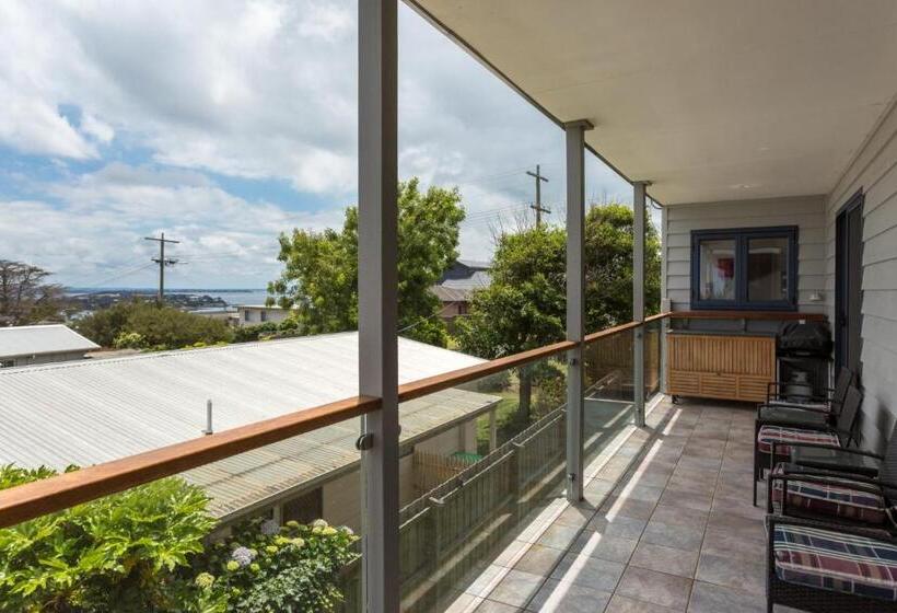 Sany Views: 10min Walk To Beach