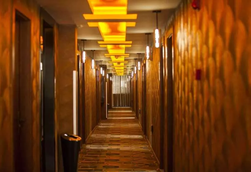 Fun Loving Theme Hotel Of Tengchong