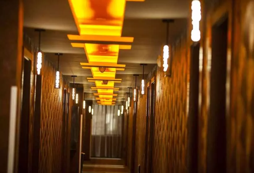 Fun Loving Theme Hotel Of Tengchong