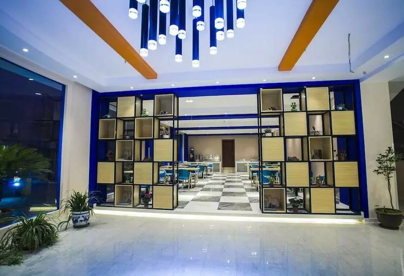 Fun Loving Theme Hotel Of Tengchong