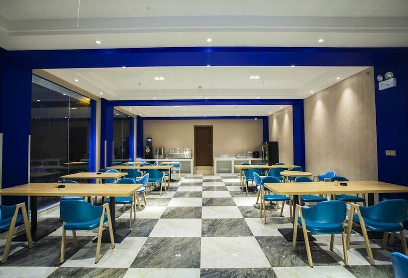 Fun Loving Theme Hotel Of Tengchong