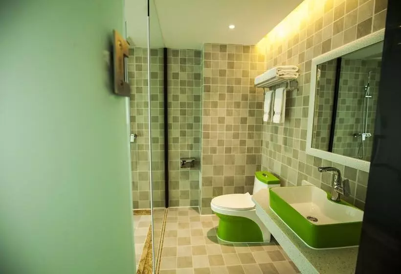 Fun Loving Theme Hotel Of Tengchong