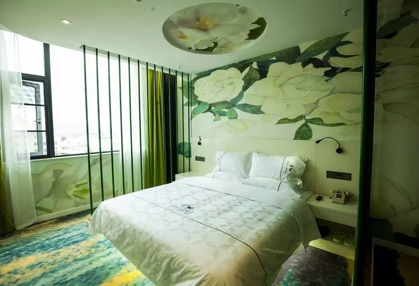 Fun Loving Theme Hotel Of Tengchong