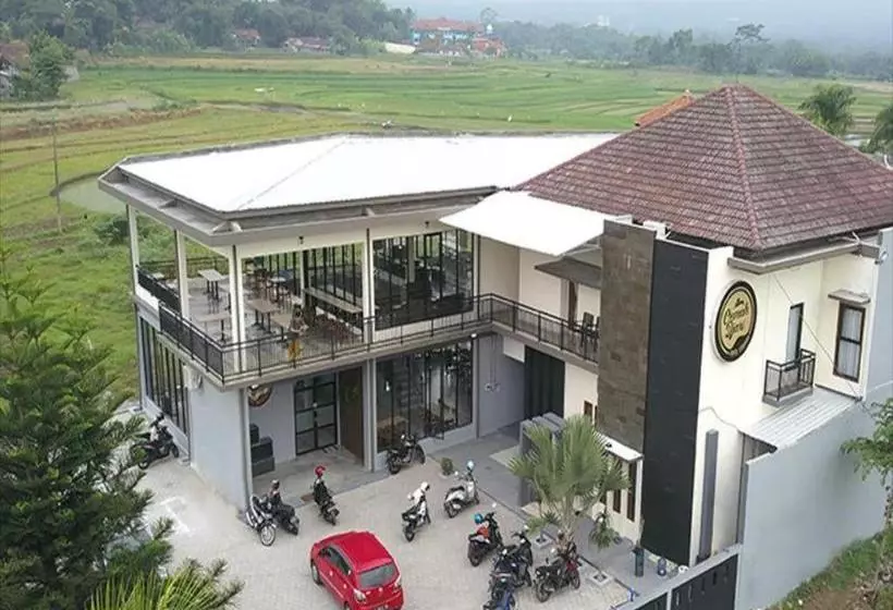 ホテル Oemah Djari Guest House Salatiga
