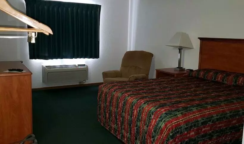 Hotelli Carrington Inn & Suites