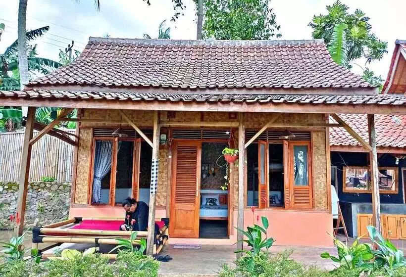 Hotel Cianjur Paddies Hostel