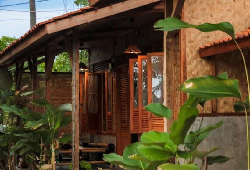 בית מלון כפרי Cianjur Paddies Hostel