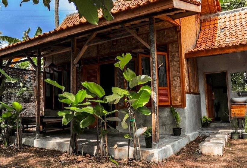 בית מלון כפרי Cianjur Paddies Hostel