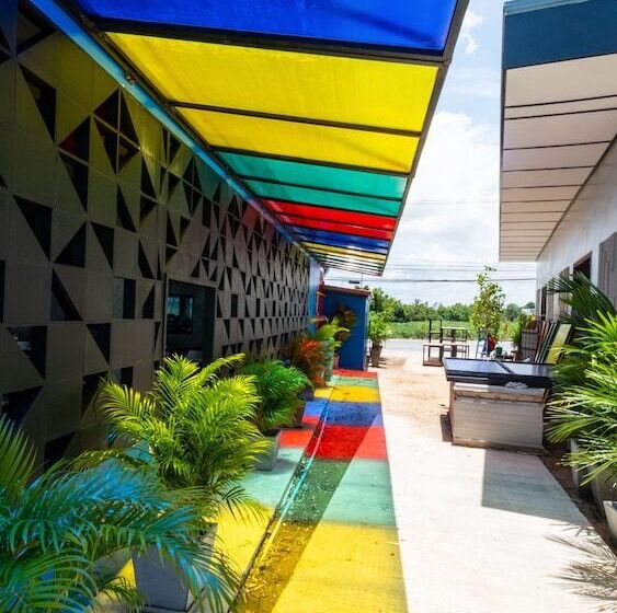 בית מלון כפרי Play Phala Beach Rayong