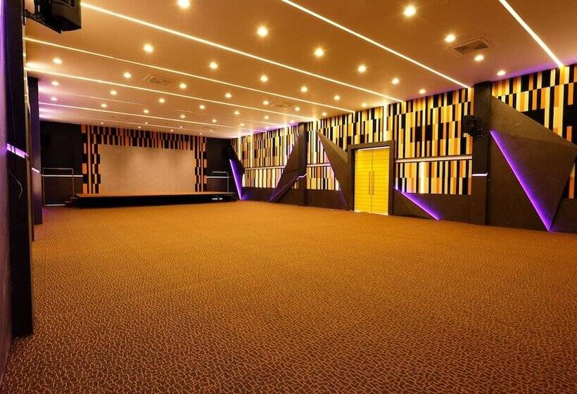 בית מלון כפרי Play Phala Beach Rayong