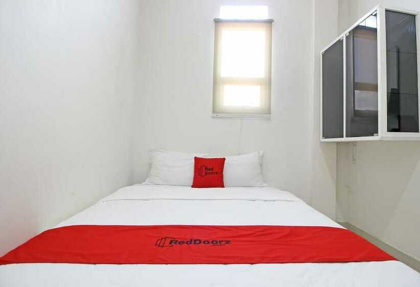 Szálloda Reddoorz Near Rs Moewardi