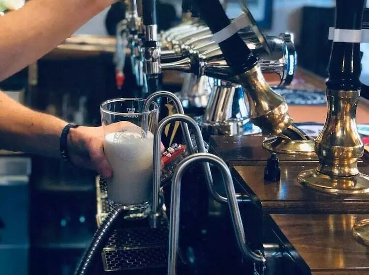 هتل The Orange Tree