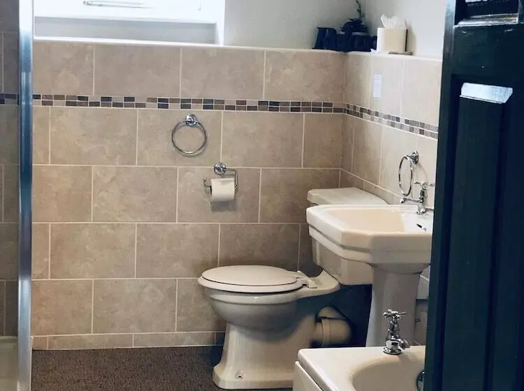 هتل The Orange Tree