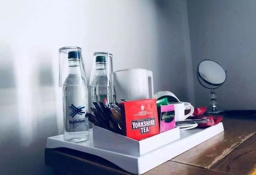 هتل The Orange Tree