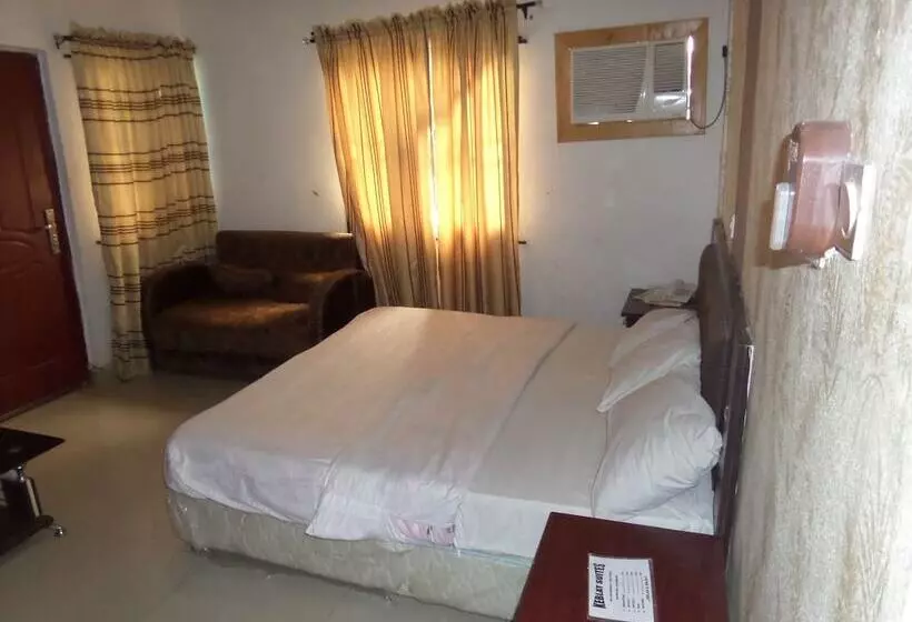 Keblat Hotel  Suites