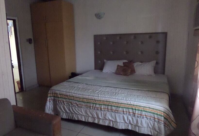 Keblat Hotel  Suites