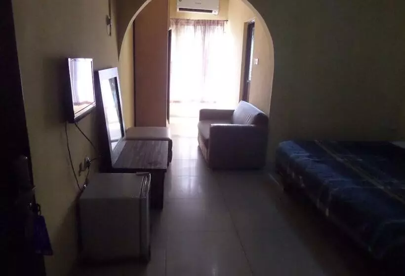 Keblat Hotel  Suites