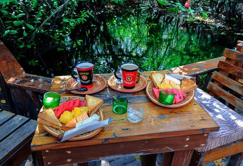 Bambu Gran Palas Hostel Party