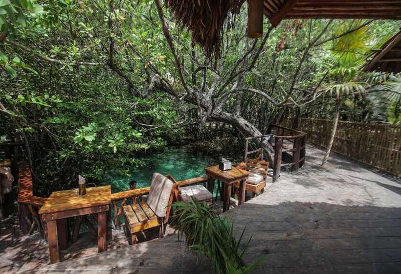 Bambu Gran Palas Hostel Party