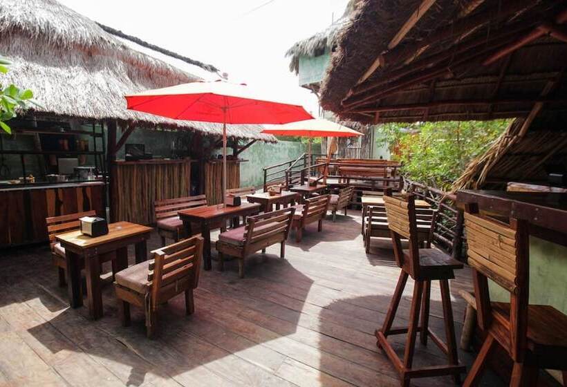 Bambu Gran Palas Hostel Party