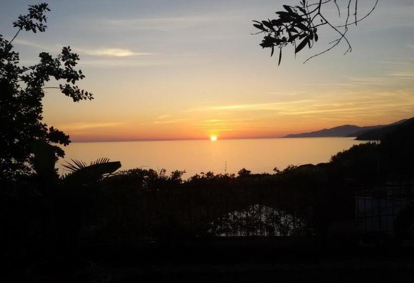 مبيت وإفطار Antica Dimora Palinuro