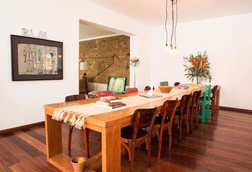 تختخواب و صبحانه Casa Beludi