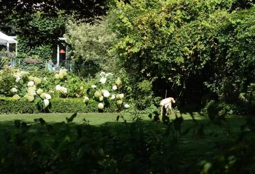 Aamiaismajoitus (B&B) La Roseraie