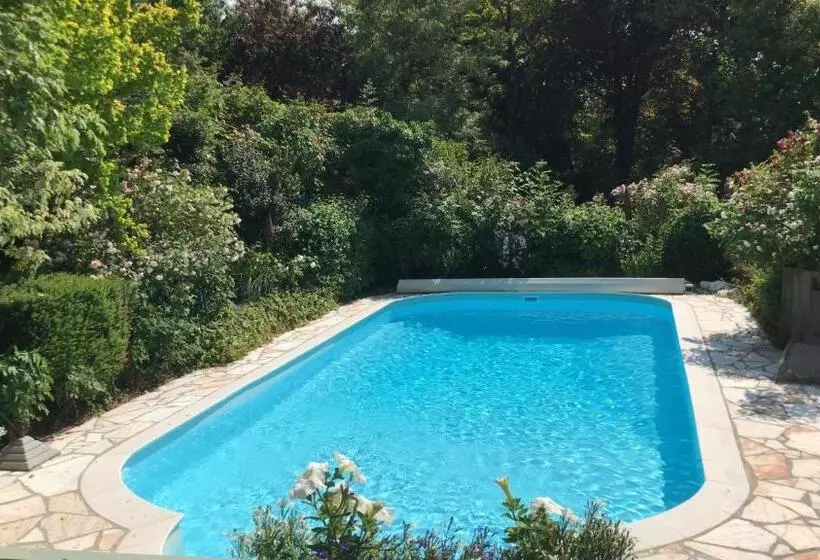 Aamiaismajoitus (B&B) La Roseraie