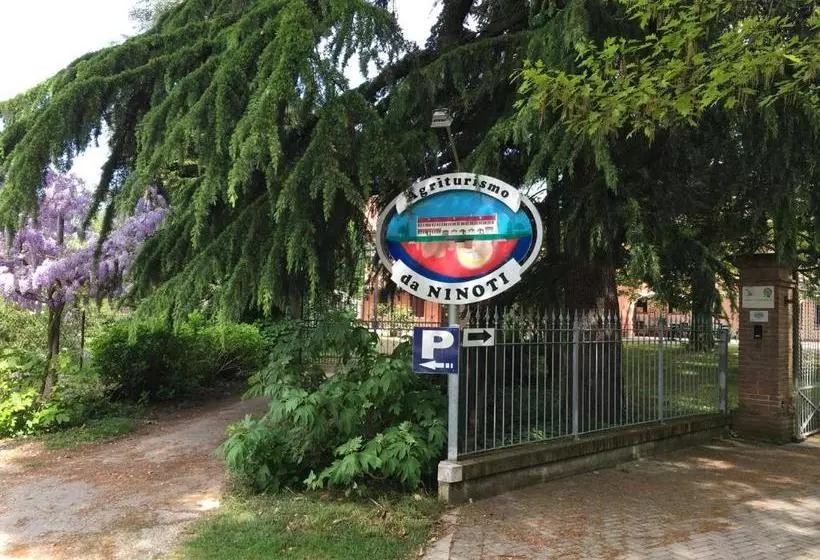 مسافرخانه Agriturismo Da Ninoti