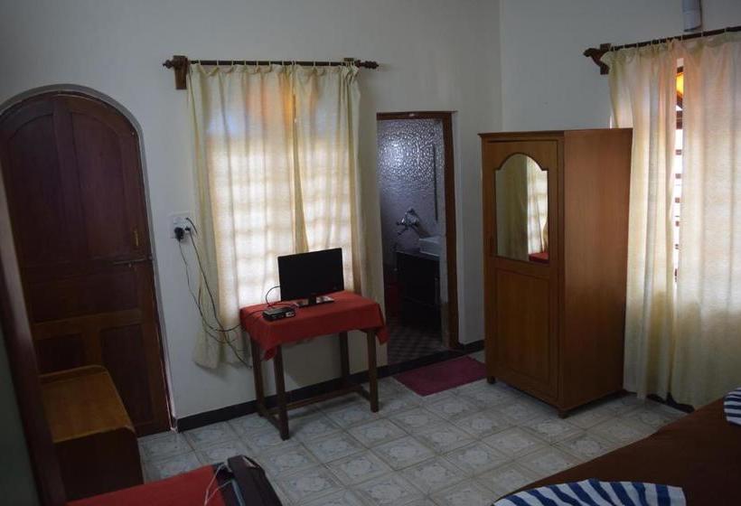 Хостел Bribon Guest House