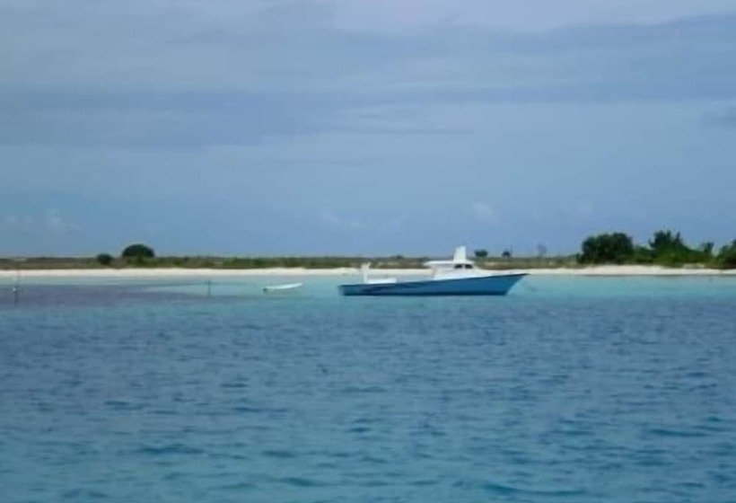 مسافرخانه Plus View Maldives