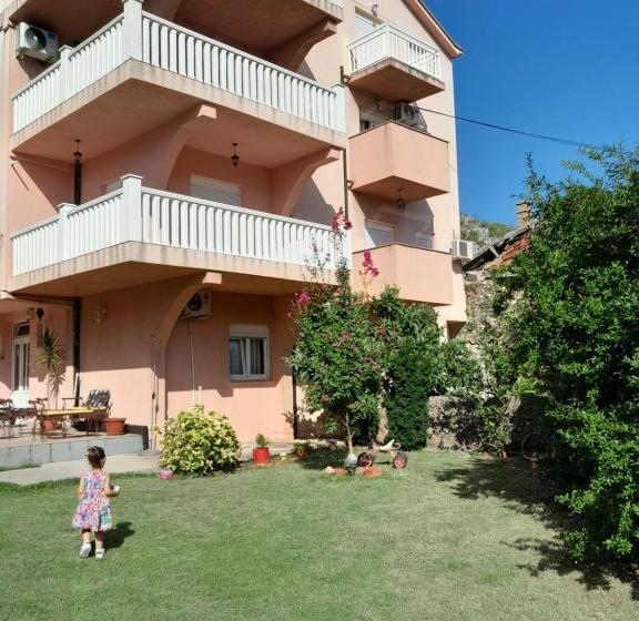 مسافرخانه Pansion Ponte