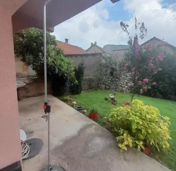 مسافرخانه Pansion Ponte