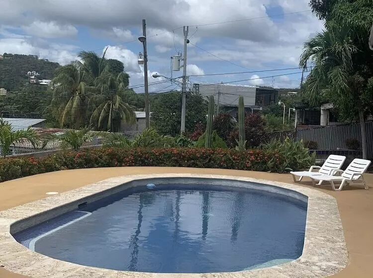 Hotelli Black Pearl Inn