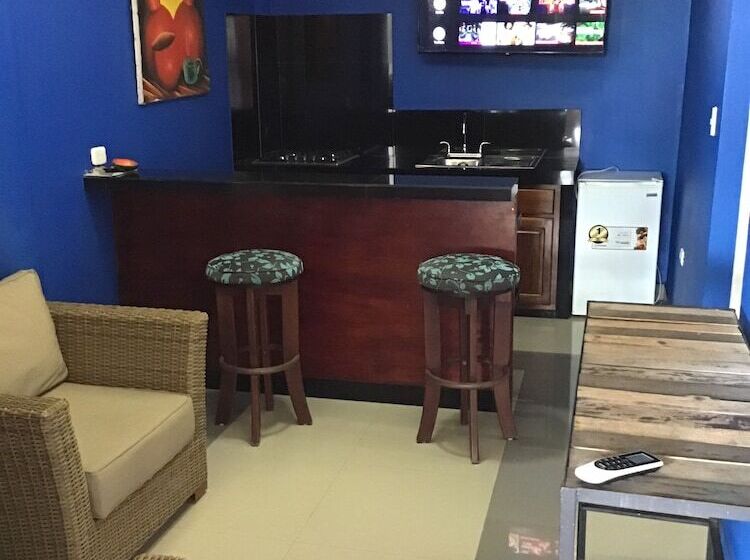 هتل Black Pearl Inn