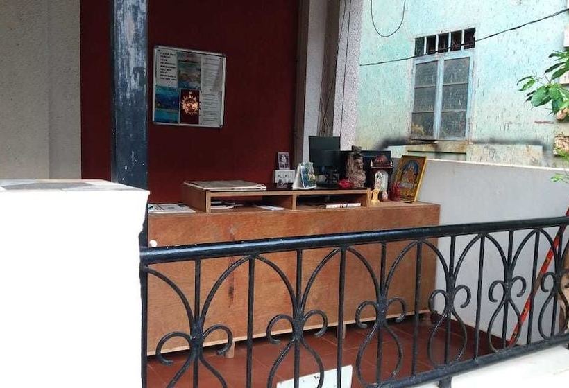 호텔 Calangute Beach Holiday Inn By Oyo Rooms