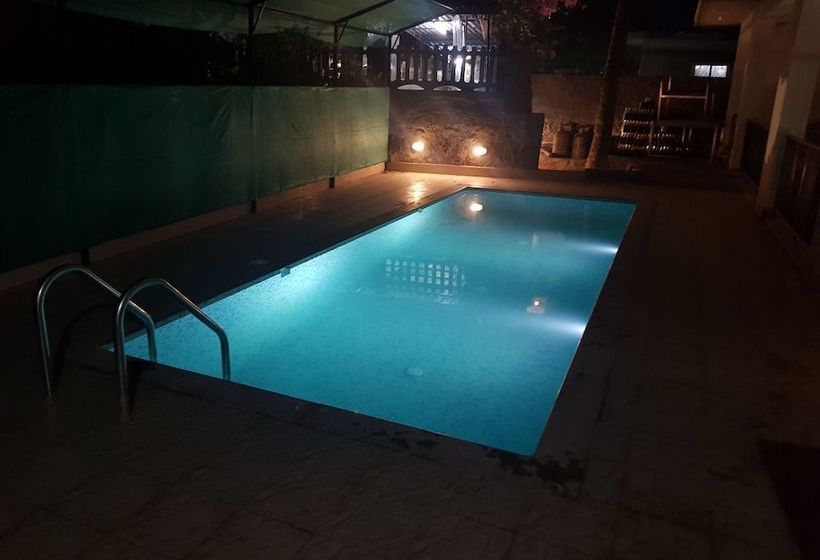 호텔 Calangute Beach Holiday Inn By Oyo Rooms