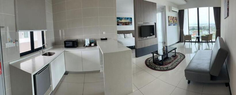 D Wharf Hotel & Serviced Residence