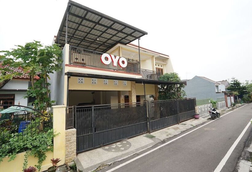 酒店 Karolin Syariah Homestay by OYO Rooms