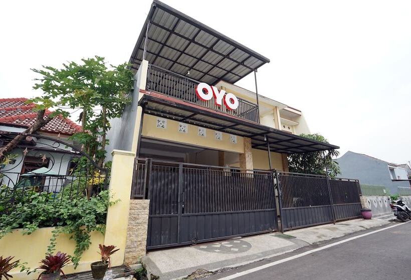 酒店 Karolin Syariah Homestay by OYO Rooms