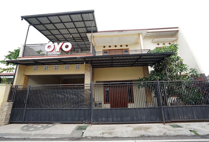 酒店 Karolin Syariah Homestay by OYO Rooms