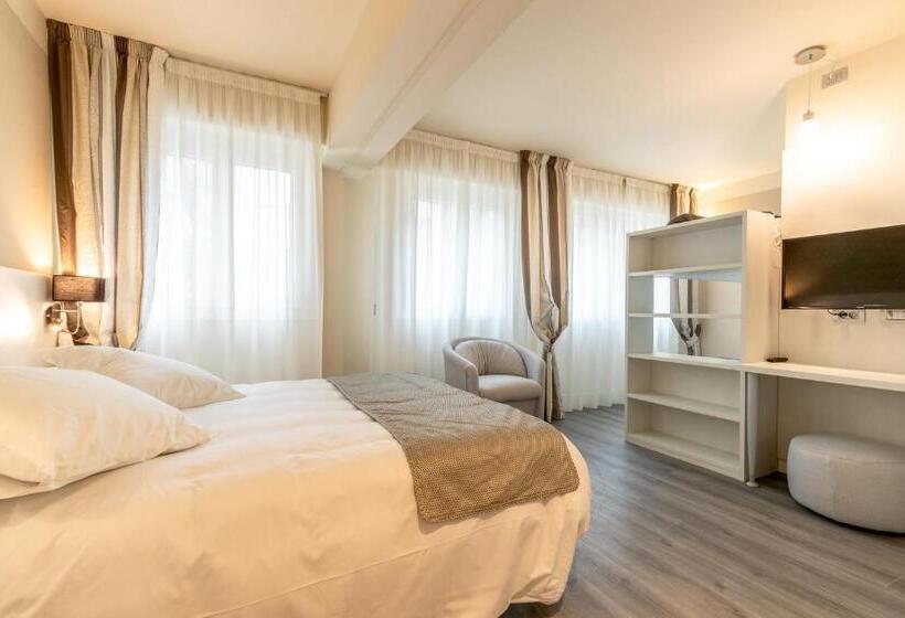 هتل La Dolce Vita